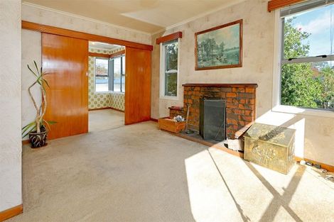 Photo of property in 5 Renata Crescent, Te Atatu Peninsula, Auckland, 0610