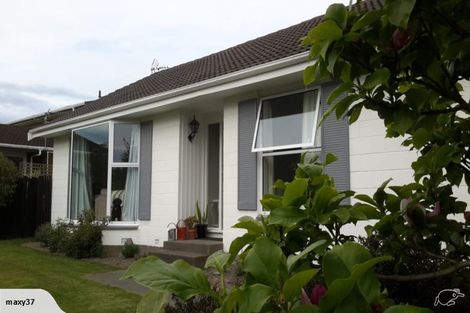 Photo of property in 12 Delaware Crescent, Russley, Christchurch, 8042