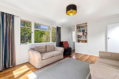 Photo of property in 16 William Bond Street, Stanley Point, Auckland, 0624