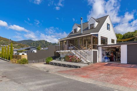 Photo of property in 251a Waikawa Road, Waikawa, Picton, 7220