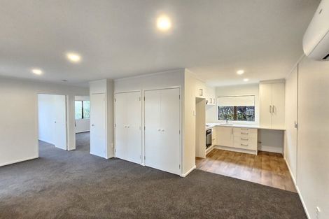 Photo of property in 3/708 Swanson Road, Swanson, Auckland, 0612