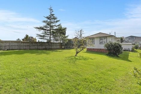 Photo of property in 27 Litten Road, Cockle Bay, Auckland, 2014