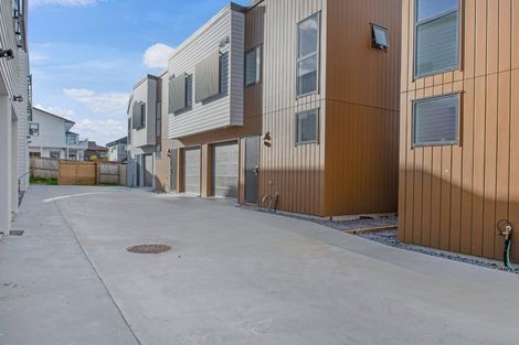 Photo of property in 11/196 Royal Road, Massey, Auckland, 0614