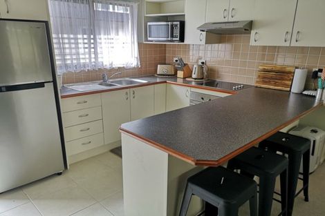 Photo of property in 2/54 Ray Small Drive, Pahurehure, Papakura, 2113