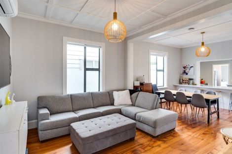 Photo of property in 82 Vigor Brown Street, Napier South, Napier, 4110