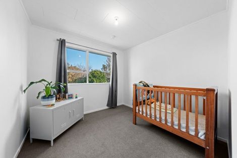 Photo of property in 3 Airedale Place, Waitara, 4320