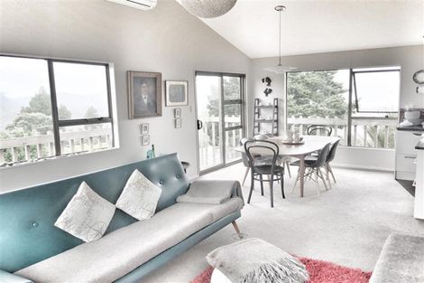 Photo of property in 168a Scenic Drive, Titirangi, Auckland, 0604