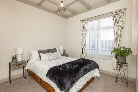 Photo of property in 208 Mayfair Avenue, Mayfair, Hastings, 4122