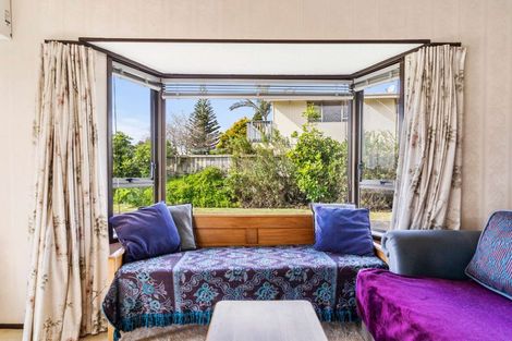 Photo of property in 30 Gibbons Road, Weymouth, Auckland, 2103