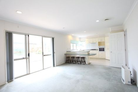 Photo of property in 7 Corta Bella Place, Golflands, Auckland, 2013