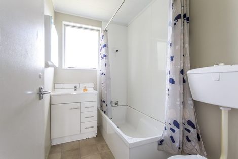 Photo of property in 2/14 Te Moau Avenue, Parakai, 0830