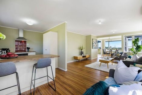 Photo of property in 52 Brightside Road, Stanmore Bay, Whangaparaoa, 0932
