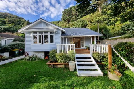Photo of property in 265 Muritai Road, Eastbourne, Lower Hutt, 5013