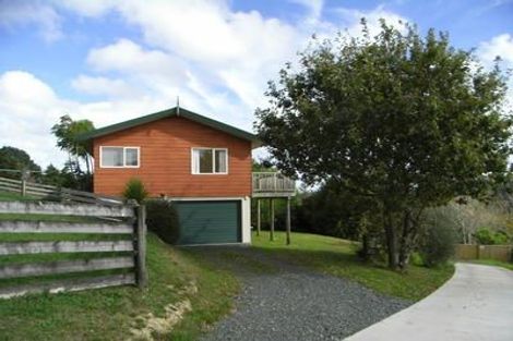 Photo of property in 294 Paremoremo Road, Paremoremo, Auckland, 0632