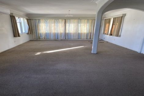 Photo of property in 36 Fairdene Avenue, Henderson, Auckland, 0610