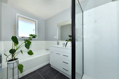 Photo of property in 2/35 Cavendish Road, Casebrook, Christchurch, 8051