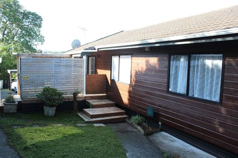 Photo of property in 2/109 Don Buck Road, Massey, Auckland, 0614