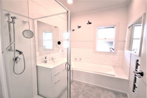 Photo of property in 32 Queen Street, Dannevirke, 4930