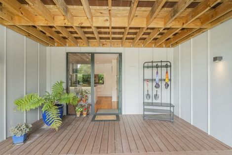 Photo of property in 9 Oyster Drive, Cooks Beach, Whitianga, 3591