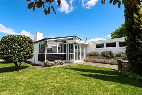 Photo of property in 37 Guy Street, Dannevirke, 4930