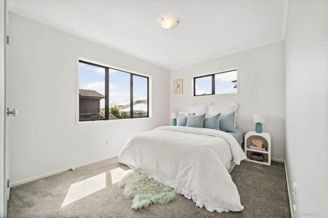 Photo of property in 5 Barnacle Rise, Red Beach, 0932