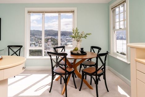 Photo of property in 50 The Crescent, Roseneath, Wellington, 6011