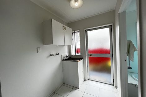 Photo of property in 1/15 Lambrown Drive, Totara Vale, Auckland, 0629