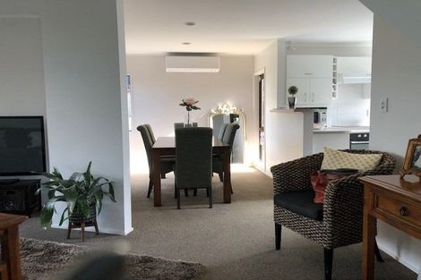 Photo of property in 1/60 Rangatira Road, Beach Haven, Auckland, 0626