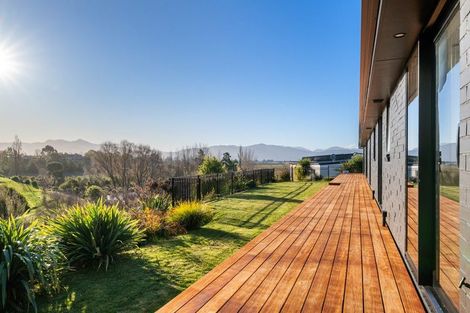 Photo of property in 19 Golf View Close, Fairhall, 7272