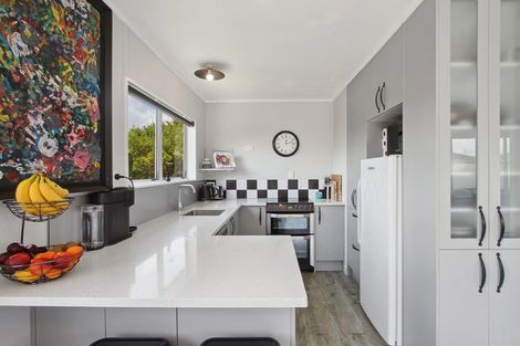 Photo of property in 25 Crispe Road, Clarks Beach, 2122