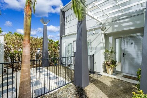 Photo of property in 5/49 Browns Road, Browns Bay, Auckland, 0630