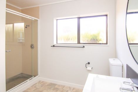 Photo of property in 15 Hanmer Place, Highbury, Palmerston North, 4412