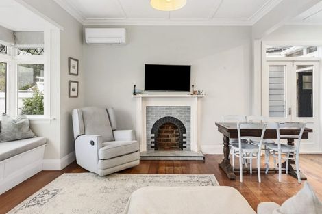 Photo of property in 10 Brighton Street, Island Bay, Wellington, 6023