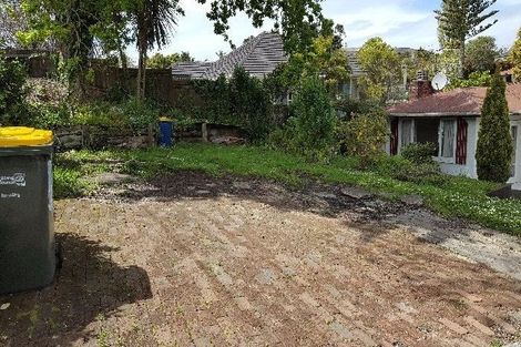 Photo of property in 26 Selwyn Crescent, Forrest Hill, Auckland, 0620