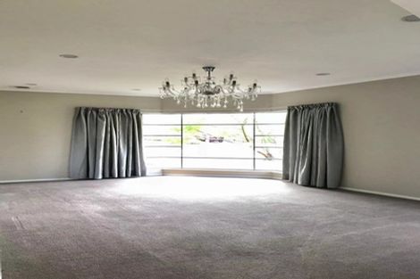 Photo of property in 113 Golfland Drive, Golflands, Auckland, 2013