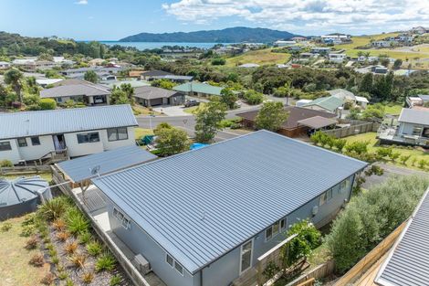 Photo of property in 3 Frangipani Street, Cable Bay, 0420