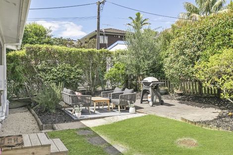 Photo of property in 2/26 Corunna Road, Milford, Auckland, 0620