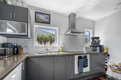 Photo of property in 1 River Road, Te Atatu Peninsula, Auckland, 0610