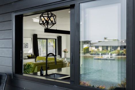 Photo of property in 11 Mermaid Place, Whitianga, 3510