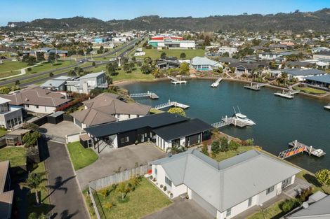 Photo of property in 11 Mermaid Place, Whitianga, 3510
