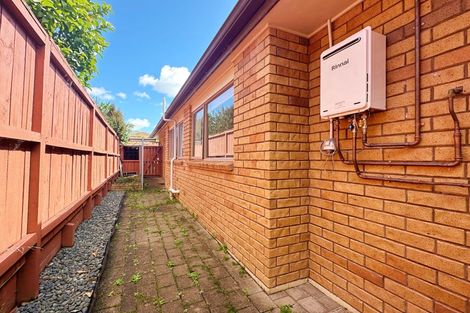 Photo of property in 12 Craigavon Drive, East Tamaki, Auckland, 2013
