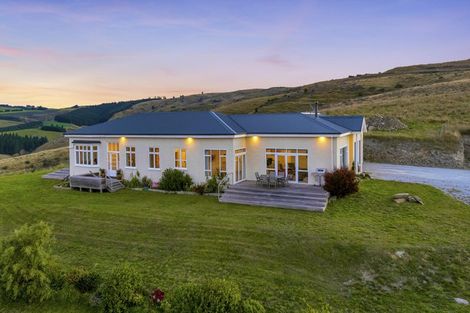 Photo of property in 67 Macraes Road, Waynes, Palmerston, 9483