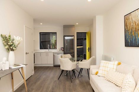 Photo of property in 8 Pataka Way, Mount Roskill, Auckland, 1041