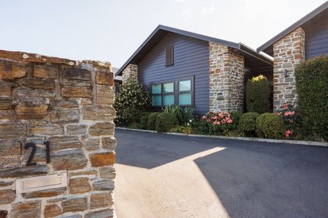 Photo of property in 21 The Strand, Fitzherbert, Palmerston North, 4410