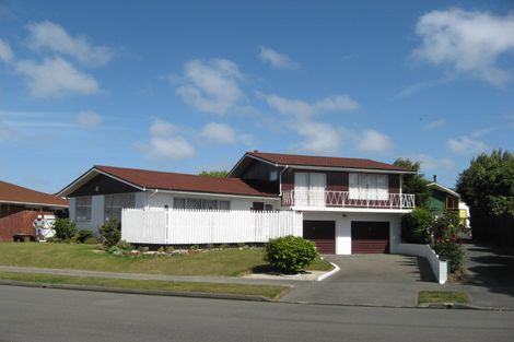 Photo of property in 11 Lombard Place Avonhead Christchurch City