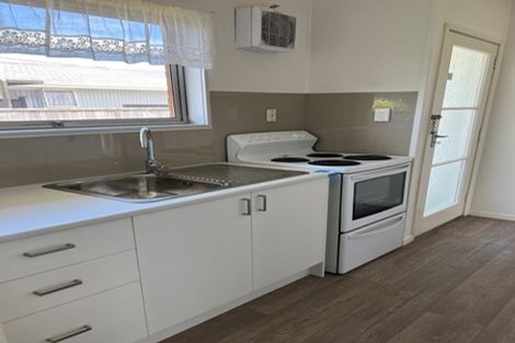 Photo of property in 1/17 Doment Crescent, Orewa, 0931