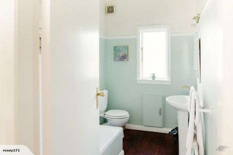 Photo of property in 33 Kiwi Street, Alicetown, Lower Hutt, 5010