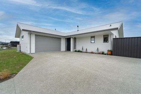 Photo of property in 35 Pounamu Drive, Te Anau, 9600