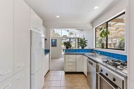 Photo of property in 64 Tamahere Drive, Glenfield, Auckland, 0629