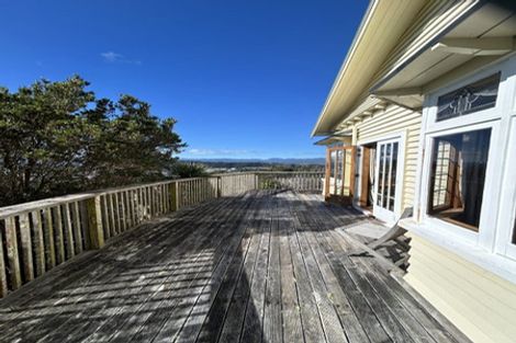 Photo of property in 100 Mortimer Terrace, Brooklyn, Wellington, 6021